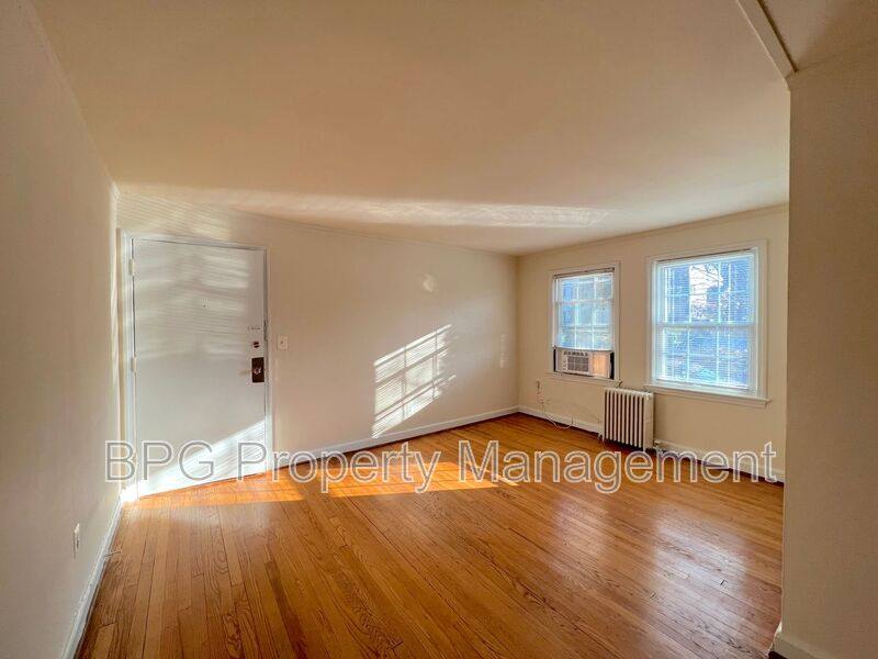 Apartment for rent at 5721 11th St N #7, Arlington, VA 22205