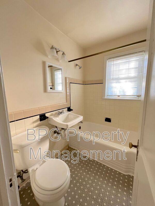 Apartment for rent at 5721 11th St N #7, Arlington, VA 22205