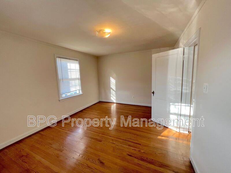 Apartment for rent at 5721 11th St N #7, Arlington, VA 22205