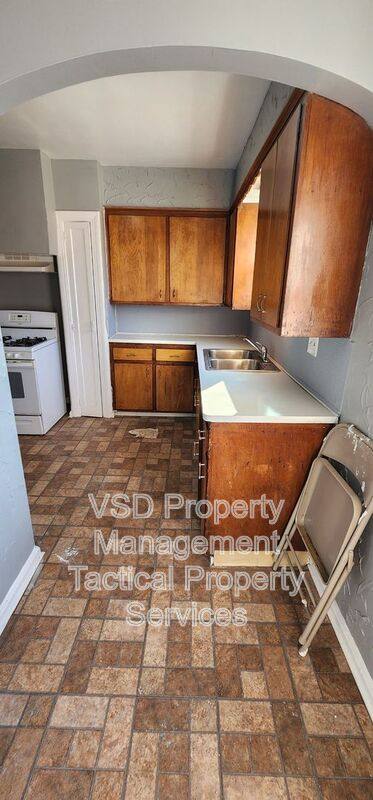 Apartment for rent at 14717 Milverton Rd #UP, Cleveland, OH 44120