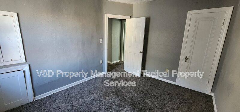 Apartment for rent at 14717 Milverton Rd #UP, Cleveland, OH 44120