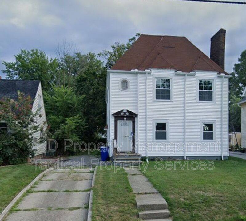 Apartment for rent at 14717 Milverton Rd #UP, Cleveland, OH 44120