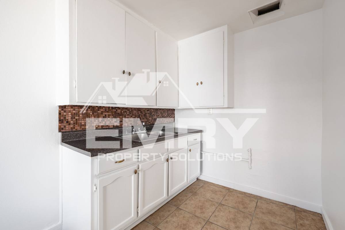 Apartment for rent at 2534 Hill St, Huntington Park, CA 90255