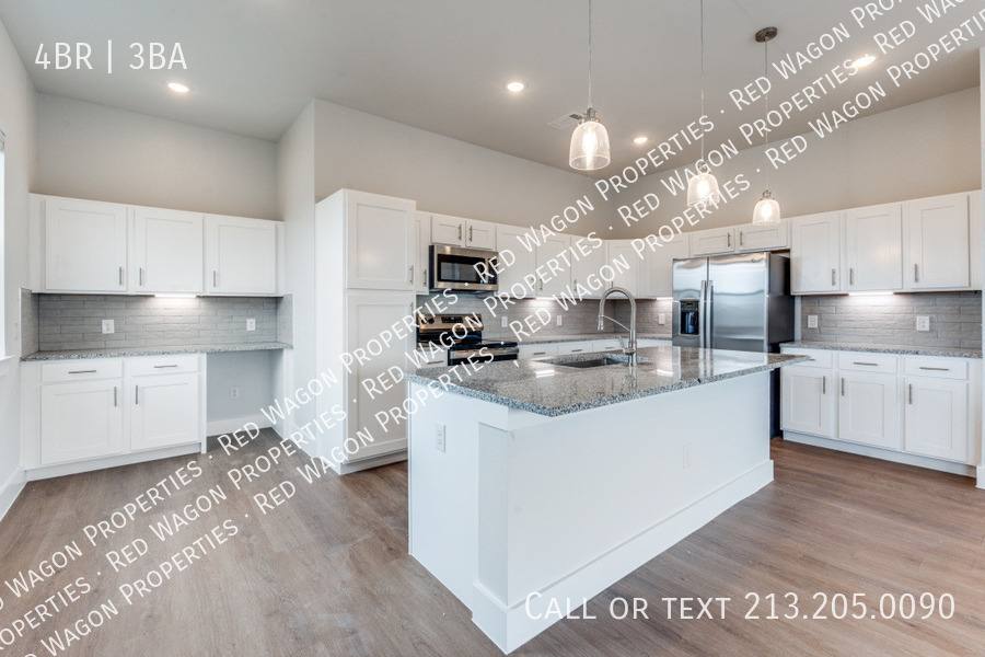 Apartment for rent at 330 E Carson St, San Antonio, TX 78208