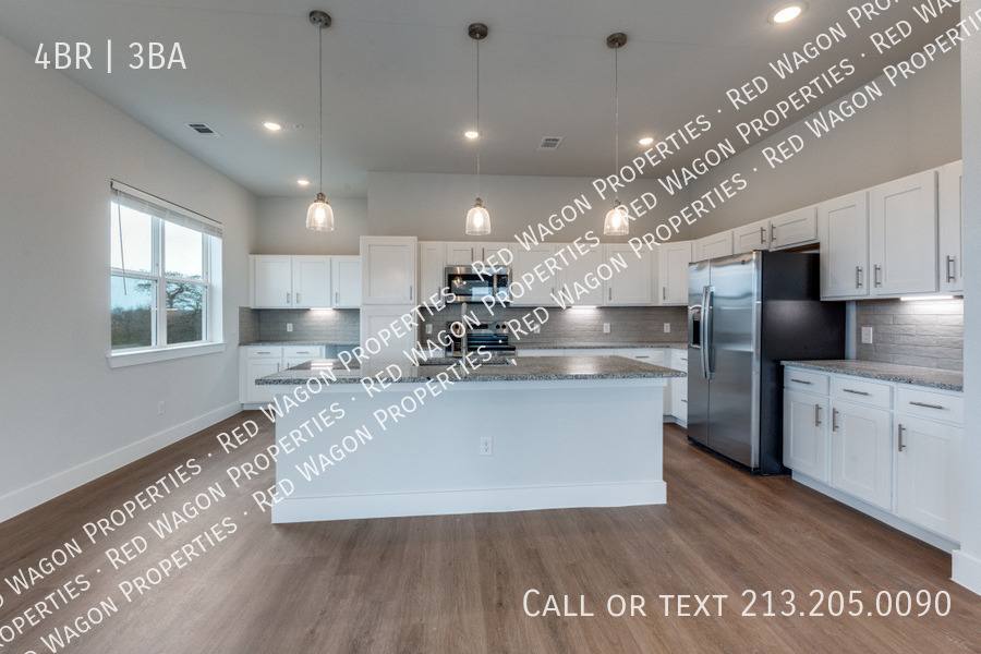 Apartment for rent at 330 E Carson St, San Antonio, TX 78208