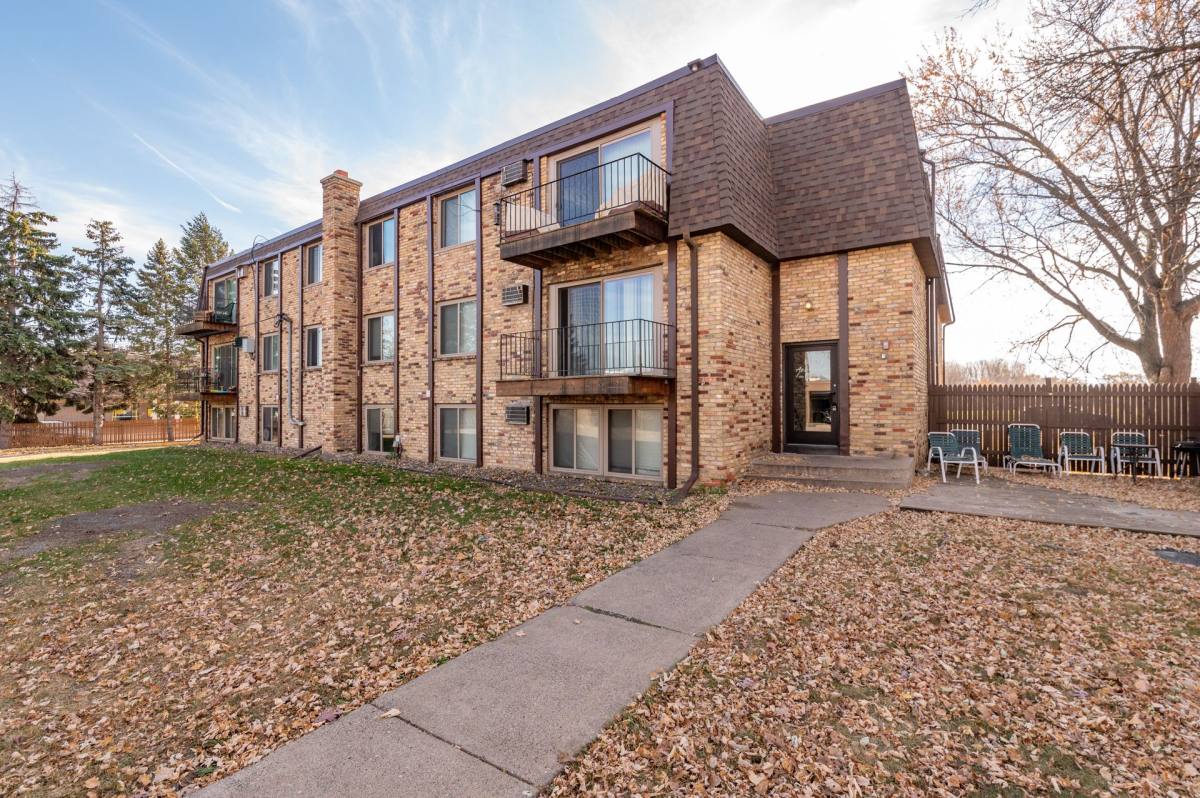 Apartment for rent at 8420 N 42nd Ave, Minneapolis, MN 55427