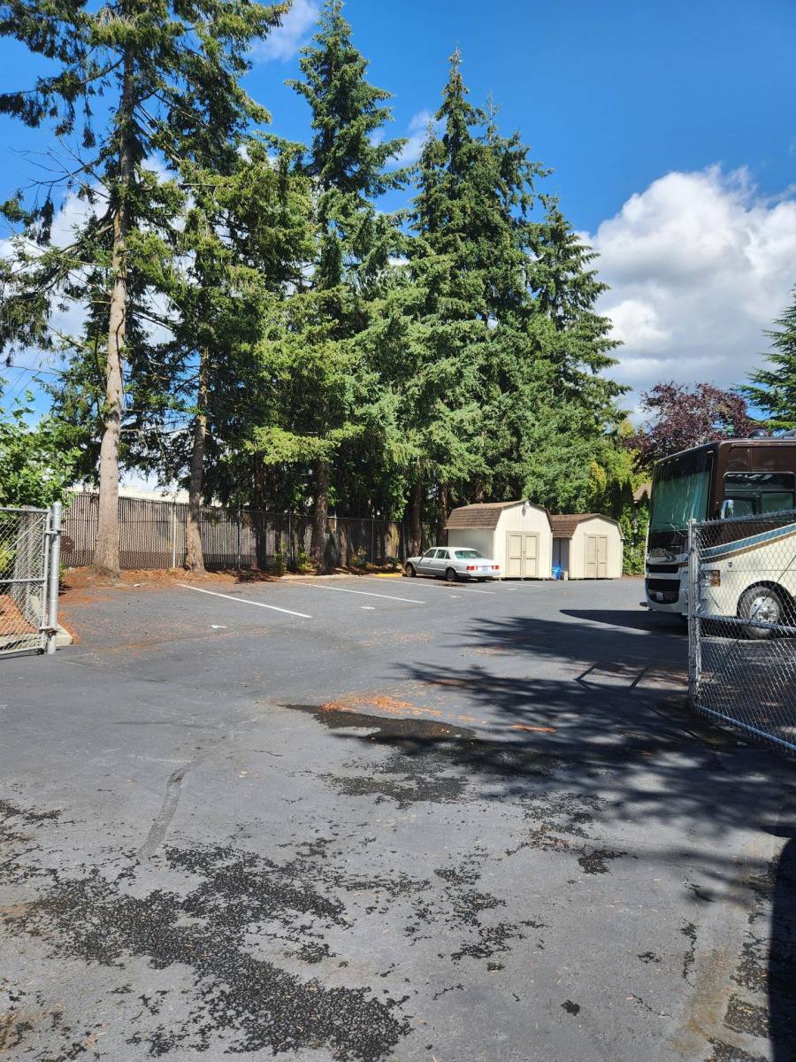 Apartment for rent at 2220 SW 337th Place, Federal Way, WA 98023