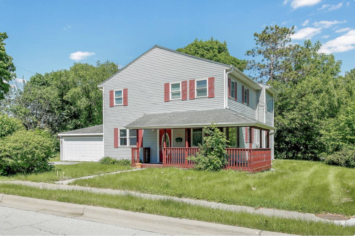 House for rent at 804 N Van Buren St, Batavia, IL 60510