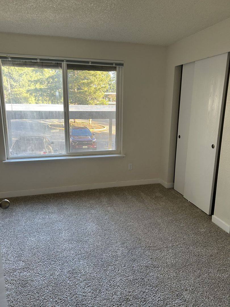 Apartment for rent at 13 S 338th Place, Federal Way, WA 98003