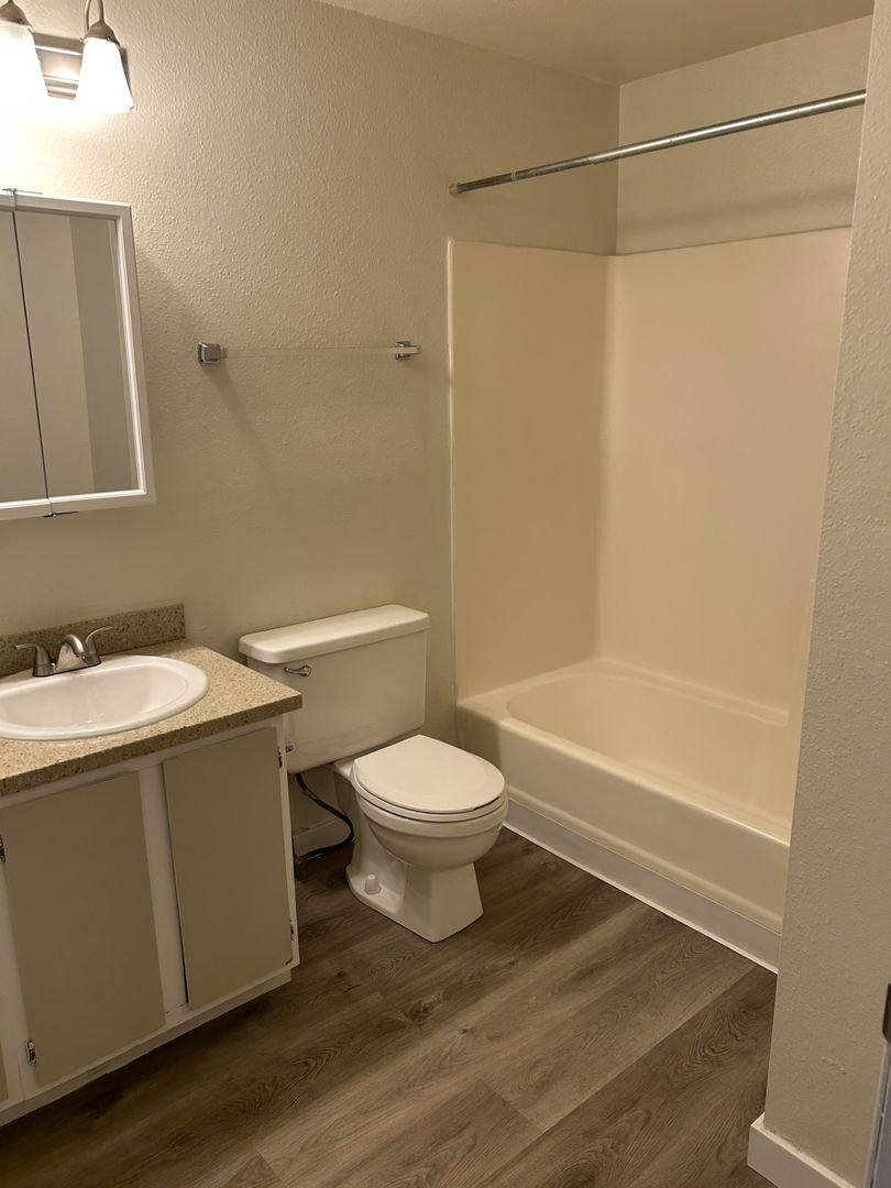 Apartment for rent at 13 S 338th Place, Federal Way, WA 98003