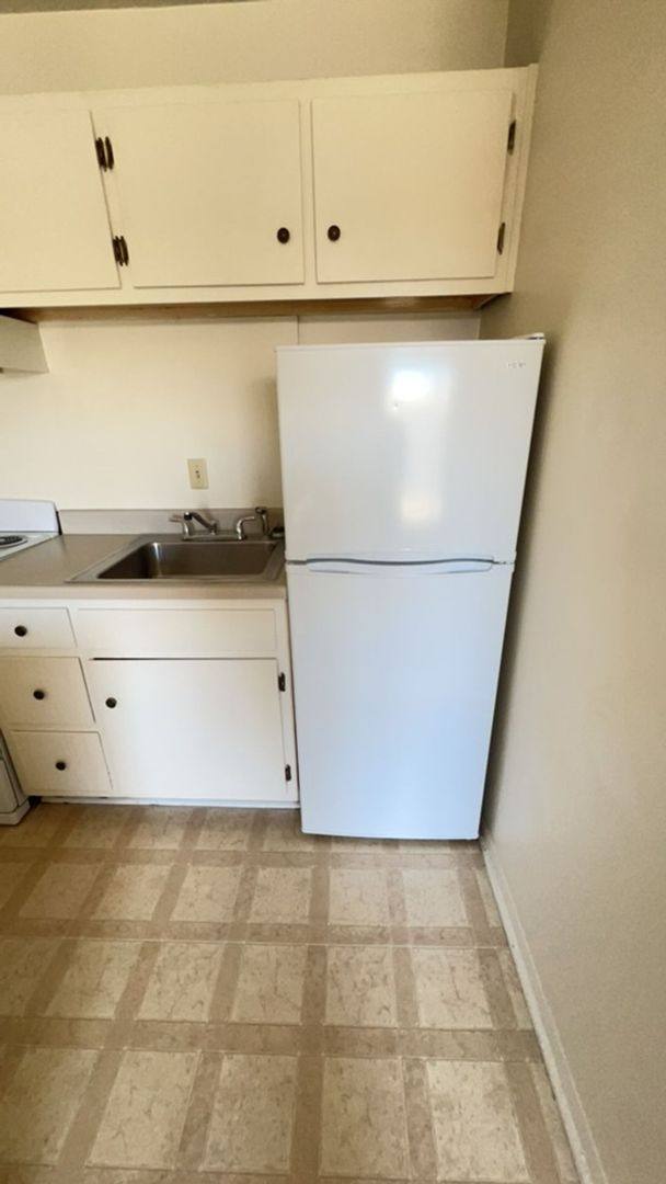 Apartment for rent at 807 Whitney Avenue, NW, Roanoke, VA 24012