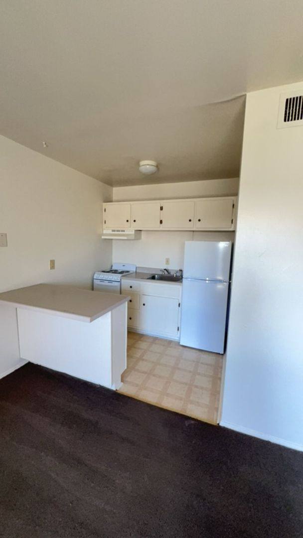 Apartment for rent at 807 Whitney Avenue, NW, Roanoke, VA 24012