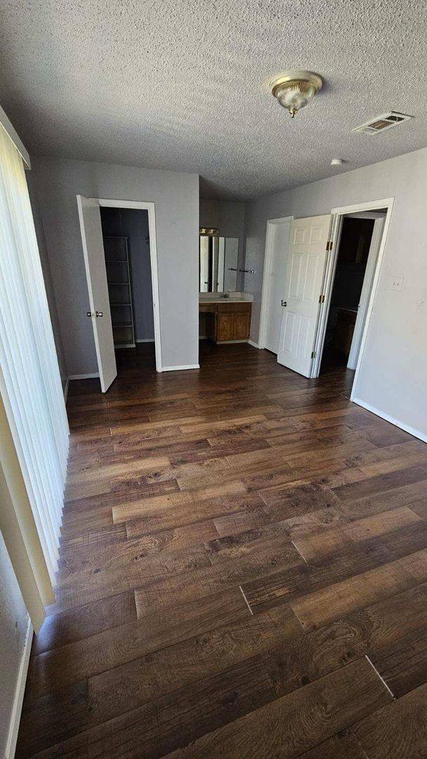 Apartment for rent at 4908 Brianhill Dr, Fort Worth, TX 76135