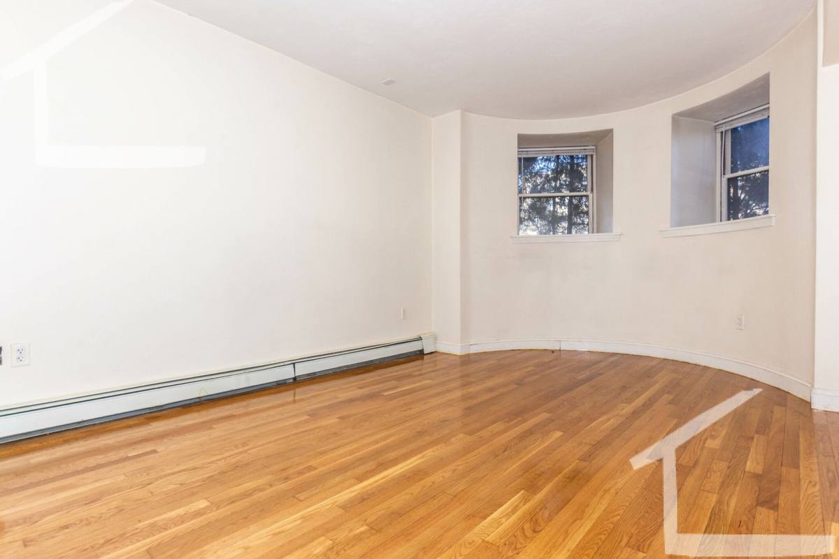 Apartment for rent at 1136 Commonwealth Ave #7G, Allston, MA 02134
