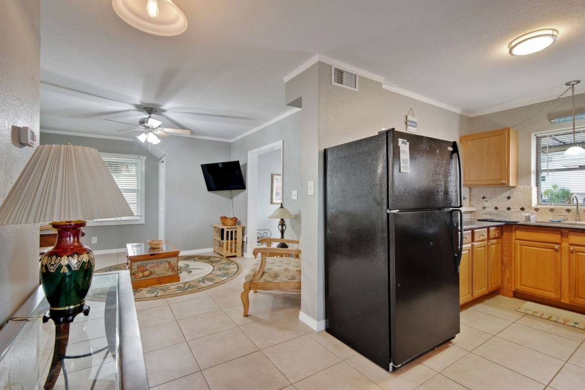 Apartment for rent at 18007 Gulf Blvd, Saint Petersburg, FL 33708