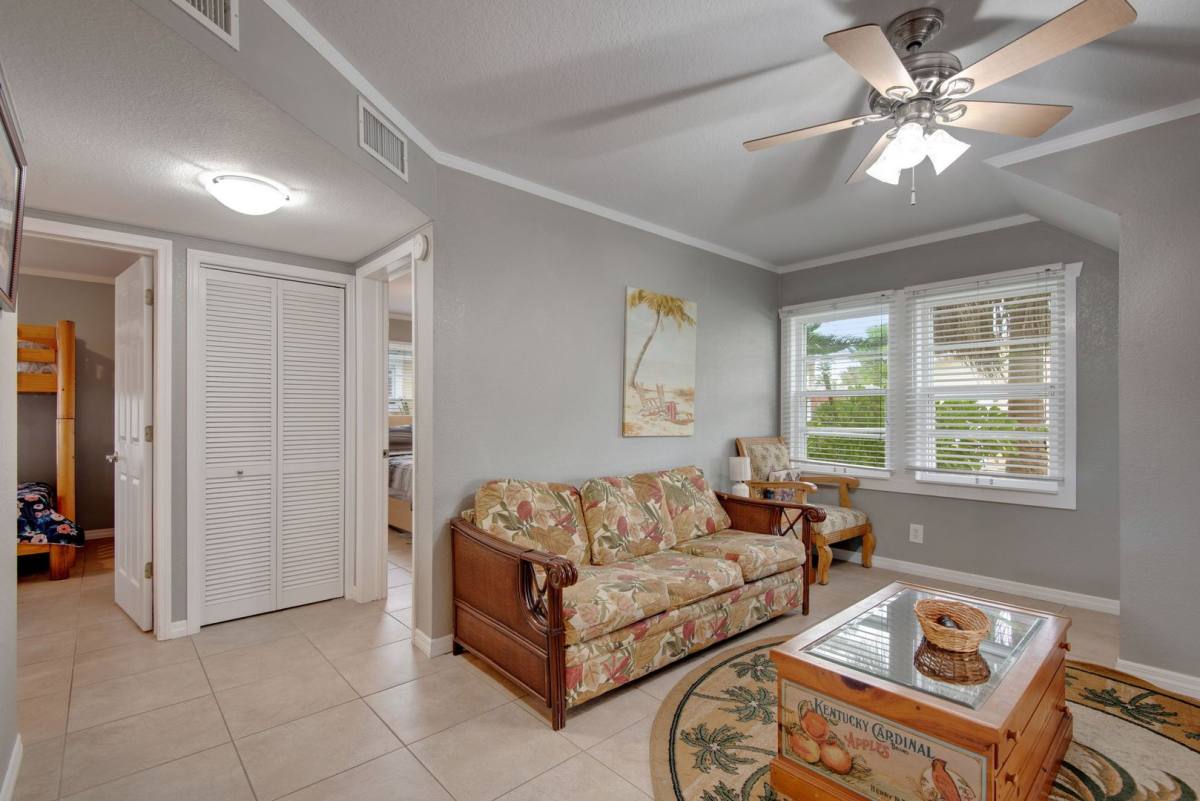 Apartment for rent at 18007 Gulf Blvd, Saint Petersburg, FL 33708