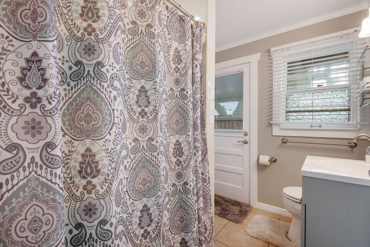 Apartment for rent at 18007 Gulf Blvd, Saint Petersburg, FL 33708