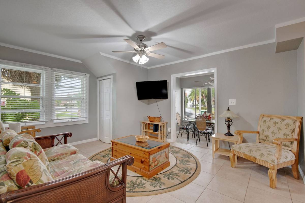 Apartment for rent at 18007 Gulf Blvd, Saint Petersburg, FL 33708