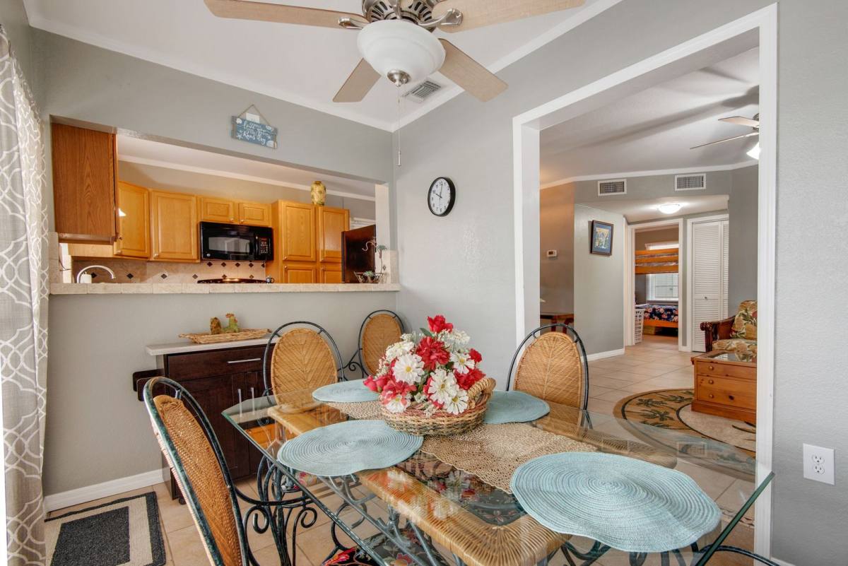 Apartment for rent at 18007 Gulf Blvd, Saint Petersburg, FL 33708