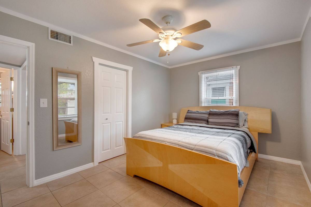 Apartment for rent at 18007 Gulf Blvd, Saint Petersburg, FL 33708