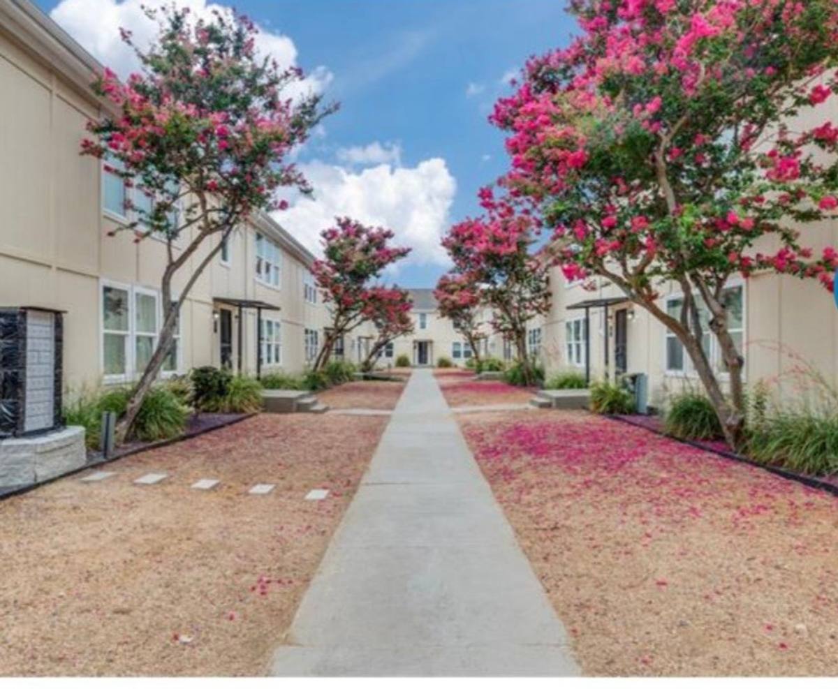 Apartment for rent at 4619 Ross Ave, Dallas, TX 75204