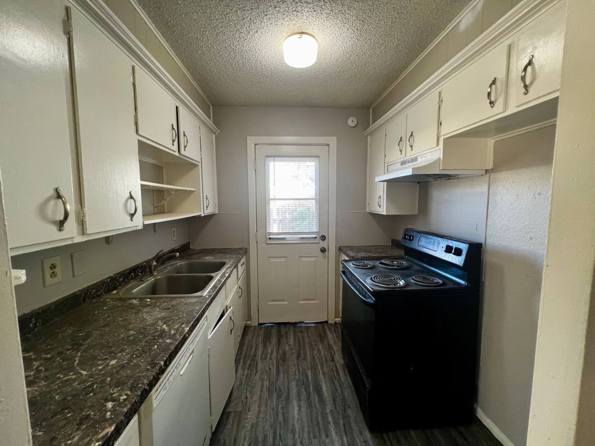 Townhouse for rent at 2122 21st St, Lubbock, TX 79411