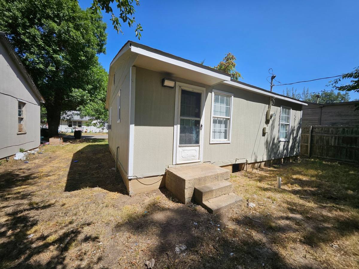House for rent at 112 W Cedar Ave, Duncan, OK 73533