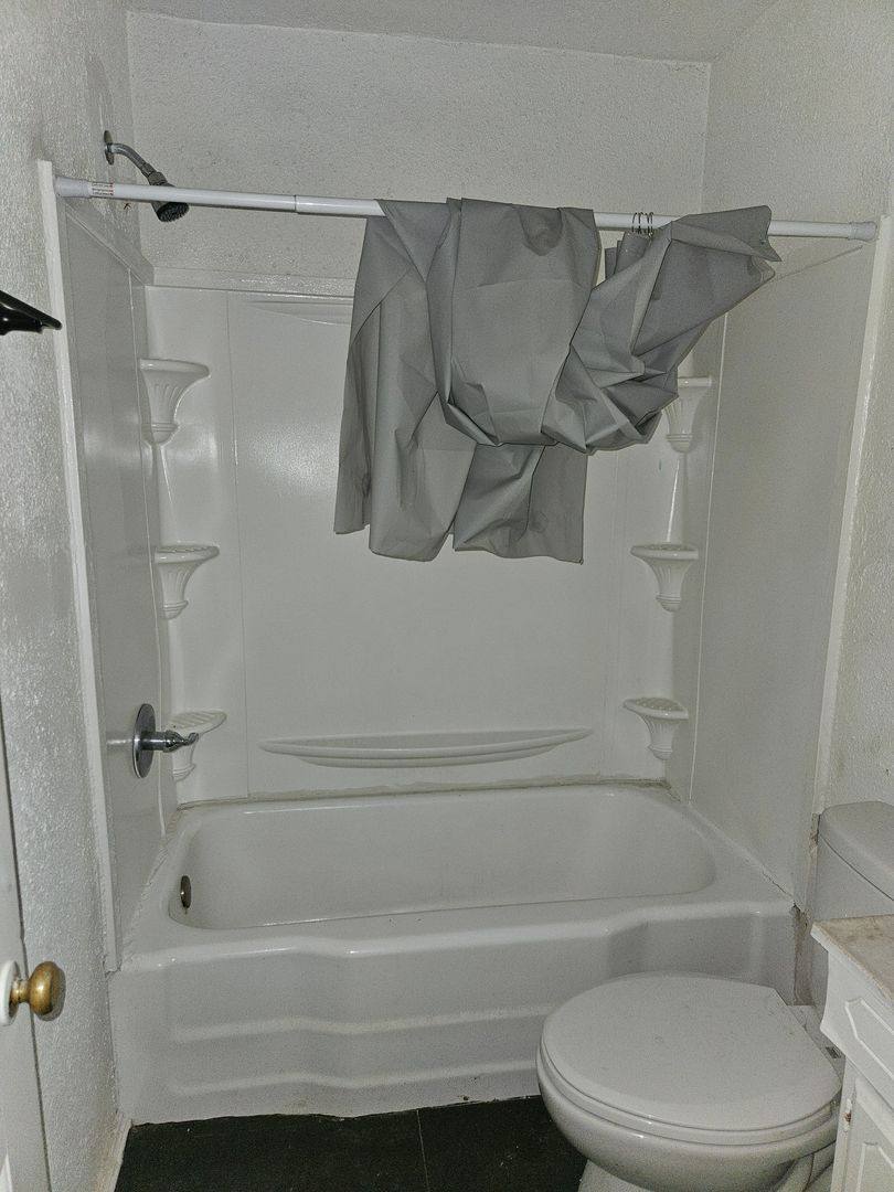 House for rent at 112 W Cedar Ave, Duncan, OK 73533