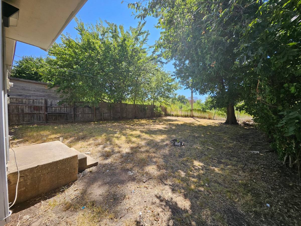 House for rent at 112 W Cedar Ave, Duncan, OK 73533
