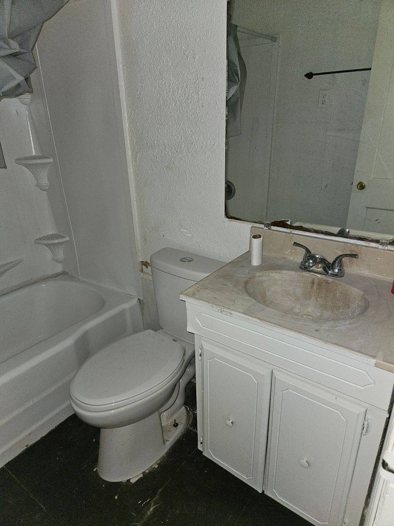 House for rent at 112 W Cedar Ave, Duncan, OK 73533