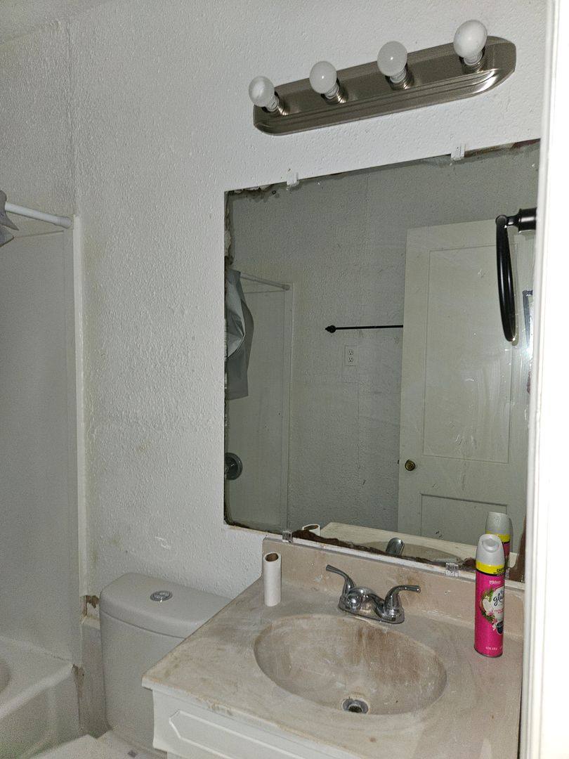 House for rent at 112 W Cedar Ave, Duncan, OK 73533