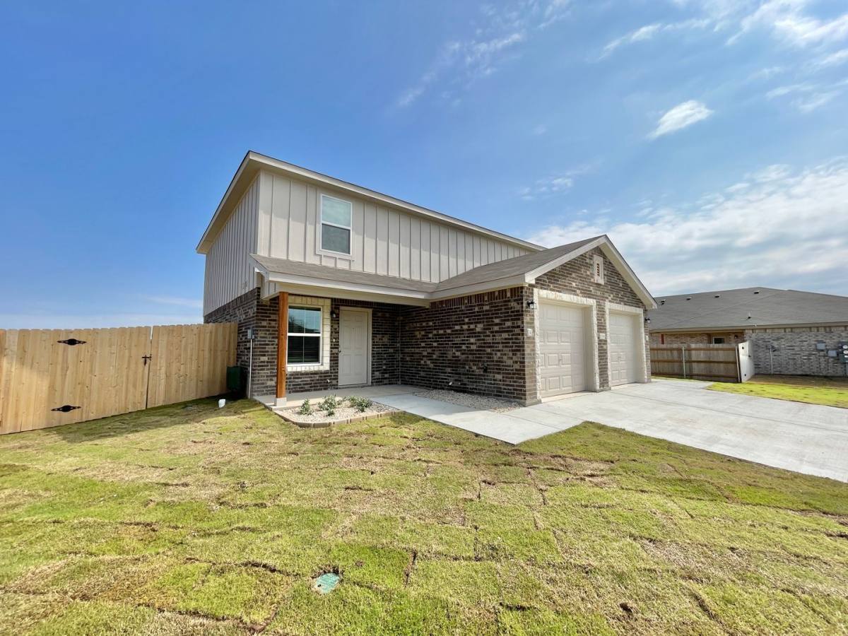 Townhouse for rent at 1708 Castroville Trail, Copperas Cove, TX 76522