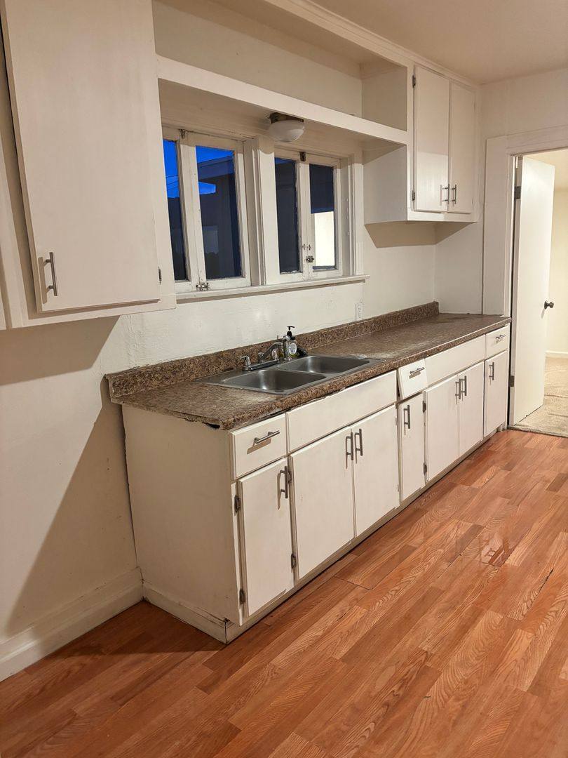 Apartment for rent at 615 Central Ave, Bakersfield, CA 93308
