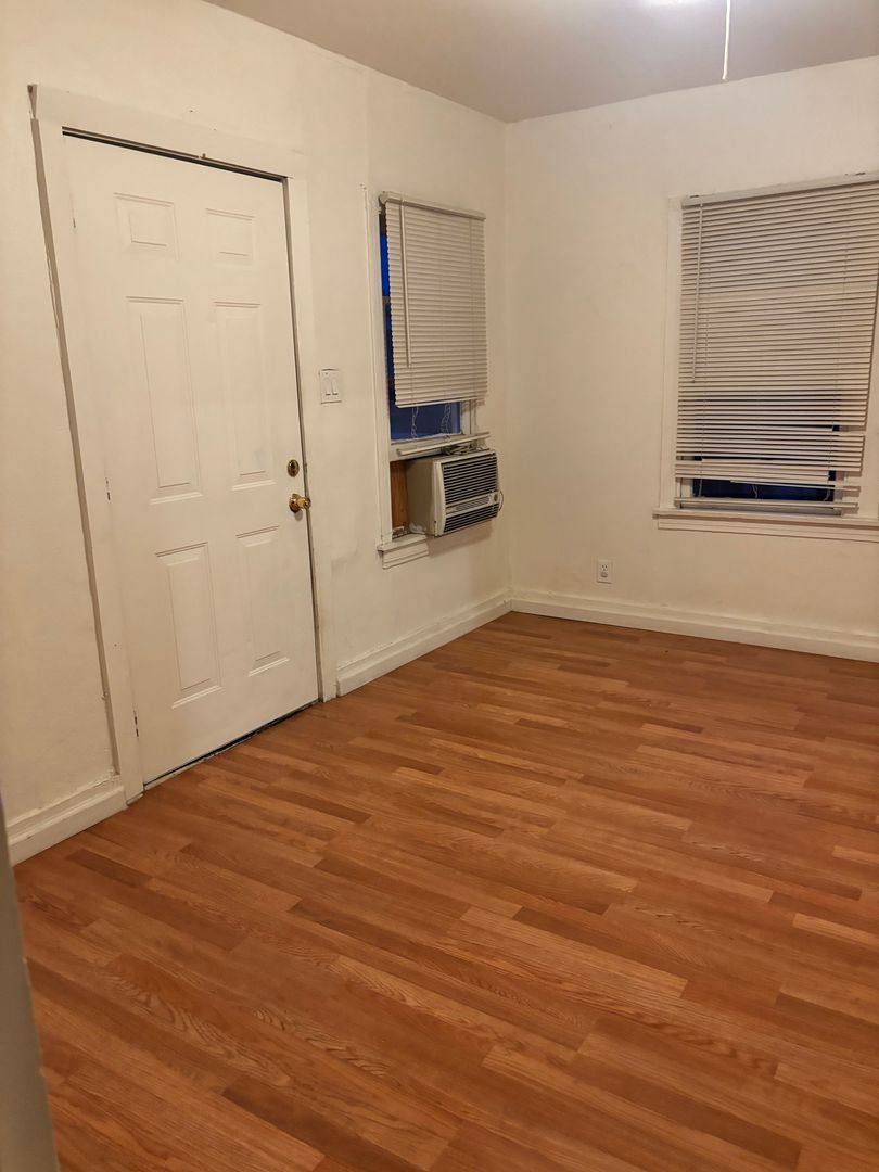 Apartment for rent at 615 Central Ave, Bakersfield, CA 93308
