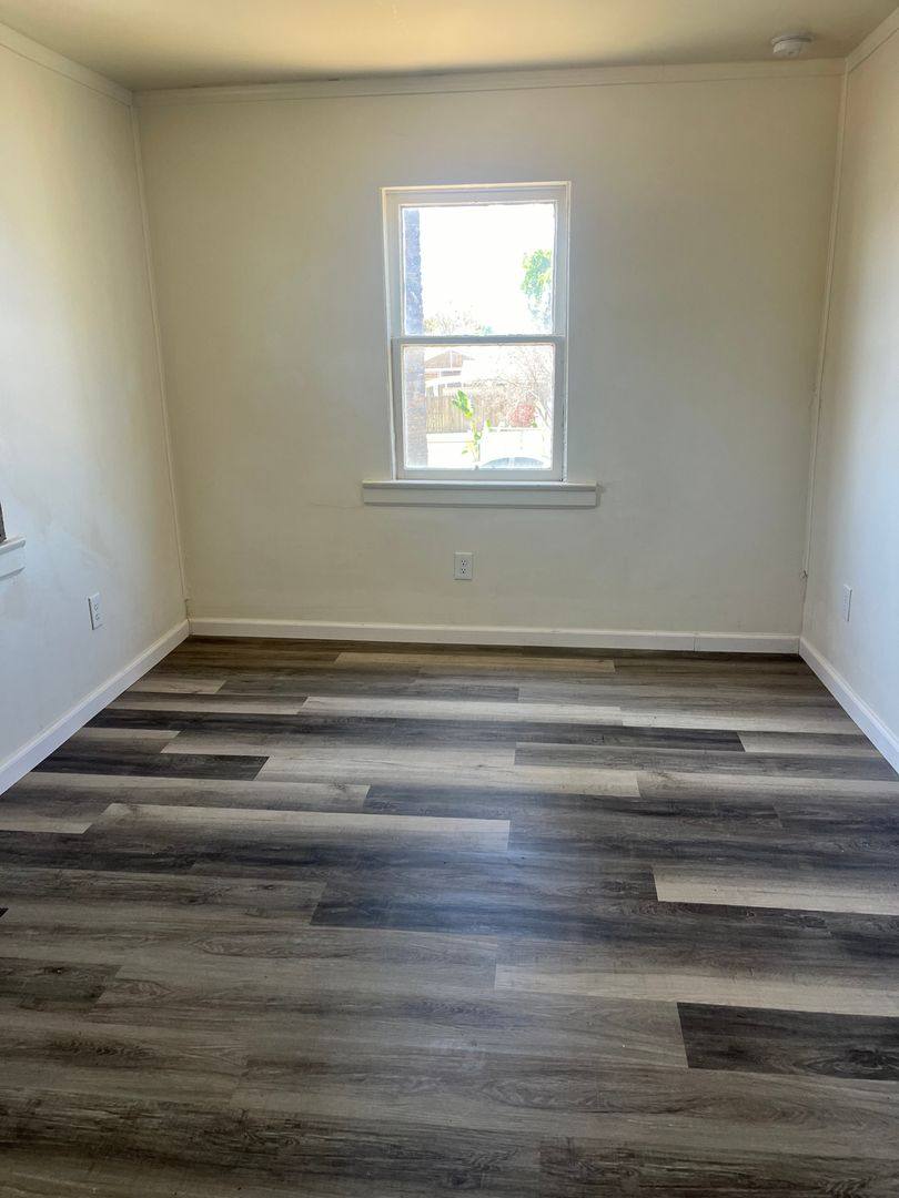 Apartment for rent at 615 Central Ave, Bakersfield, CA 93308