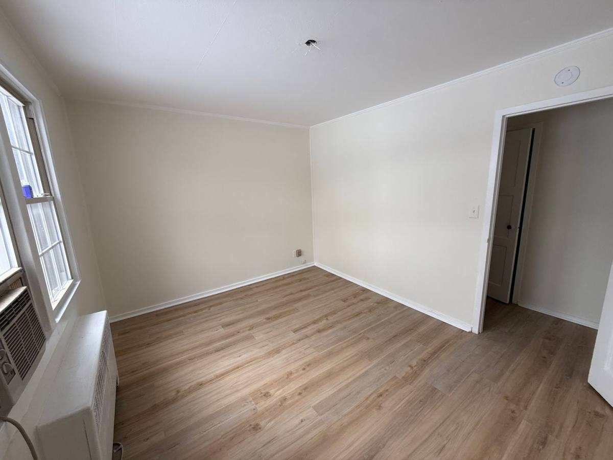 Apartment for rent at 108 Northampton Rd, Amsterdam, NY 12010