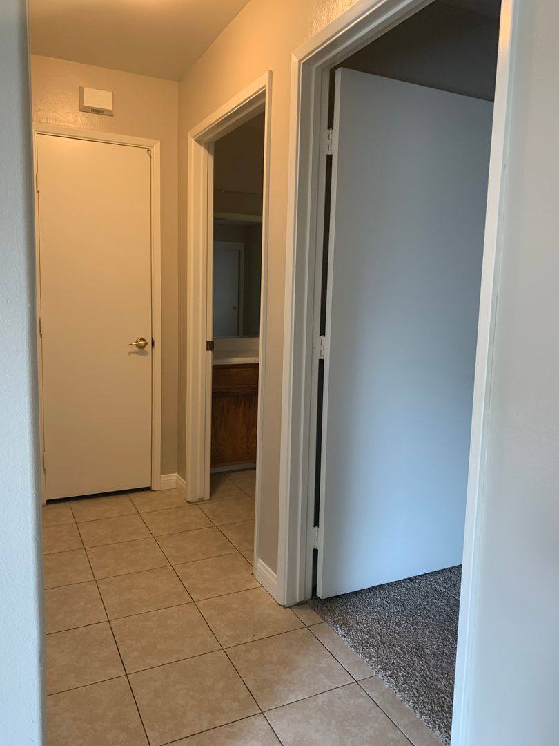 Apartment for rent at 2625 Brookside Dr, Bakersfield, CA 93311