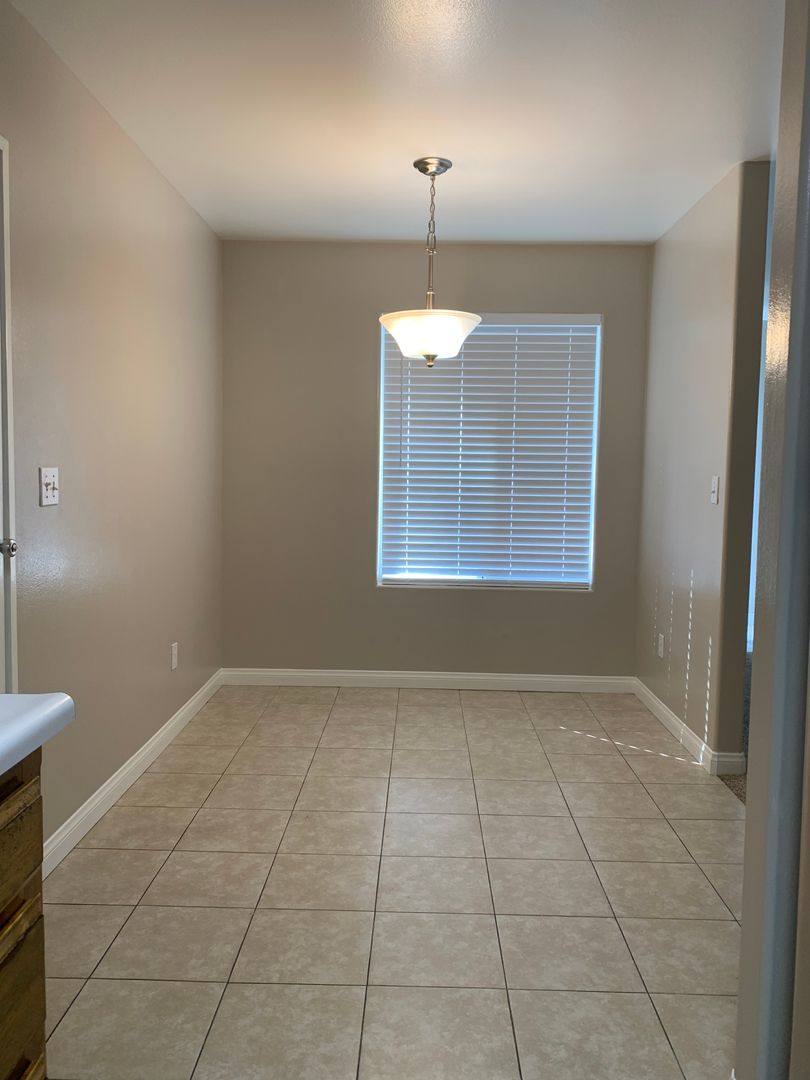 Apartment for rent at 2625 Brookside Dr, Bakersfield, CA 93311