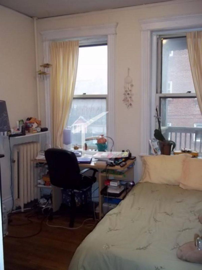Apartment for rent at 6 Euston St #5, Brookline, MA 02446