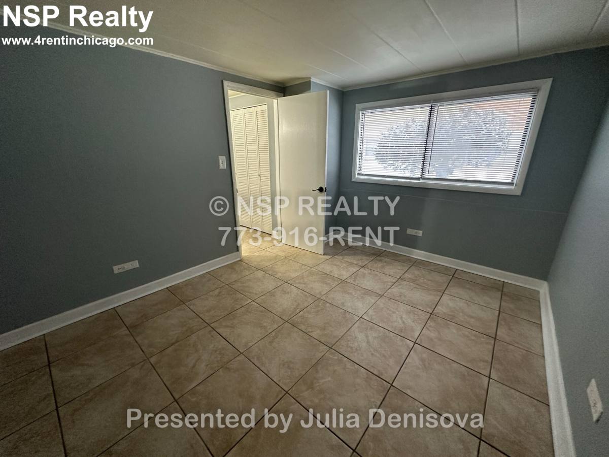 Apartment for rent at 9620 Ivanhoe, Schiller Park, IL 60176