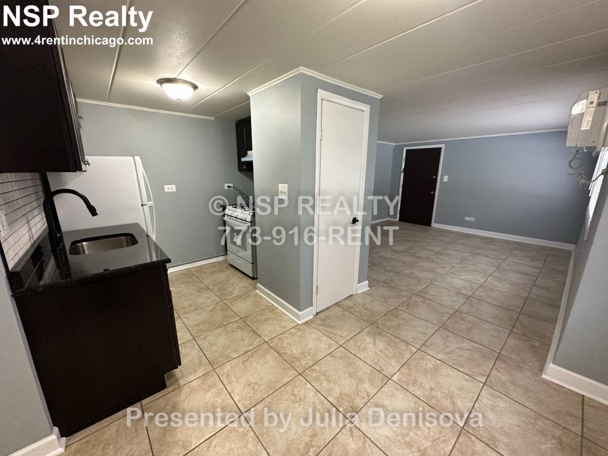 Apartment for rent at 9620 Ivanhoe, Schiller Park, IL 60176