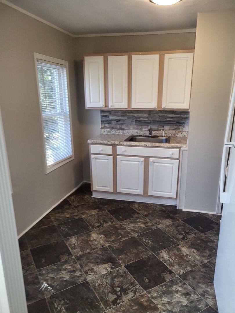 Apartment for rent at 905 Hayes St, Norfolk, VA 23504