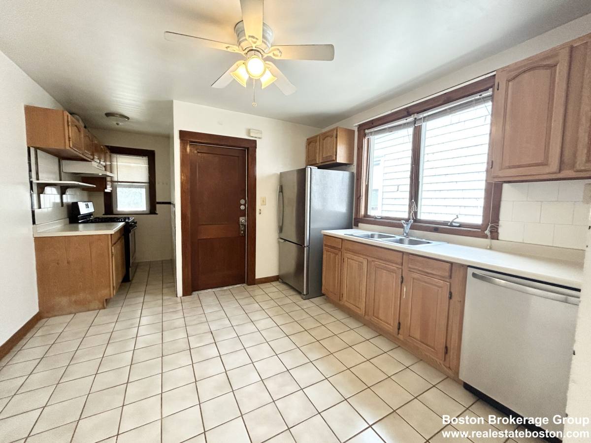 Apartment for rent at 11 Romsey St #3, Dorchester, MA 02125