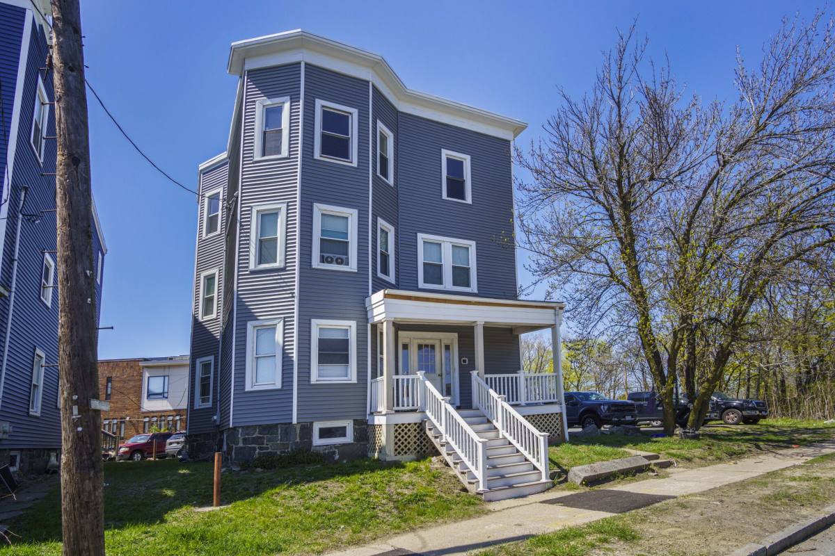 Apartment for rent at 12 Redfield St #3, Dorchester, MA 02122
