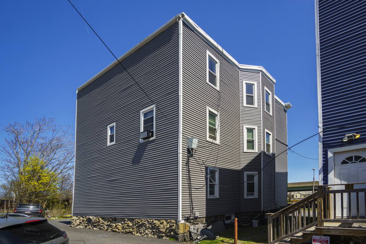 Apartment for rent at 12 Redfield St #3, Dorchester, MA 02122