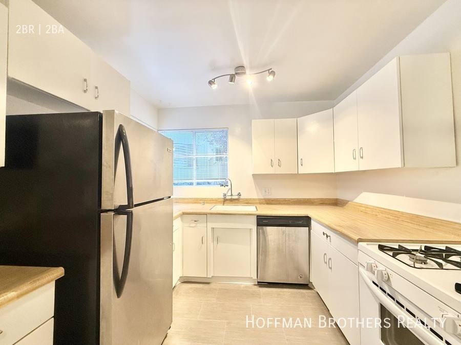 Apartment for rent at 11950 Laurelwood Dr #1, Studio City, CA 91604