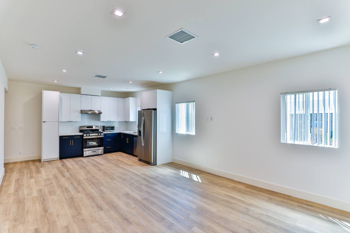 Apartment for rent at 5536 Lexington Ave, Los Angeles, CA 90038