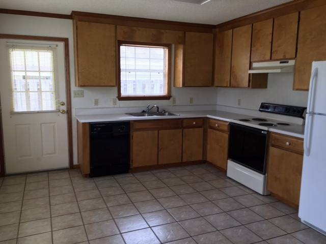 Apartment for rent at 2314 A Pineview Dr, Valdosta, GA 31602