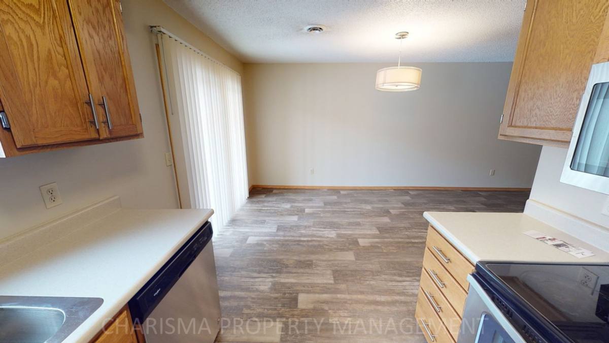 Apartment for rent at 620 626 N Sycamore Ave, Sioux Falls, SD 57103