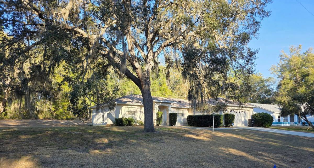 House for rent at 8529 N Titleist Dr, Dunnellon, FL 34434